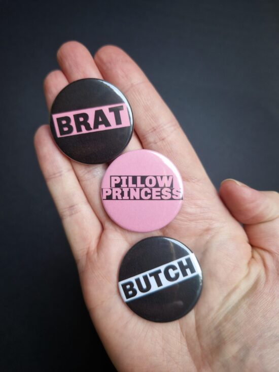 1000060218 Flagging badges (kink / sex / queer)